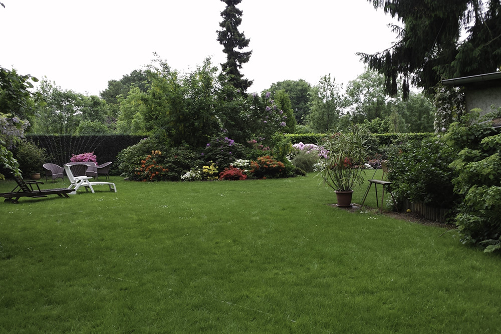 Terrasse mit großformatigen Platten